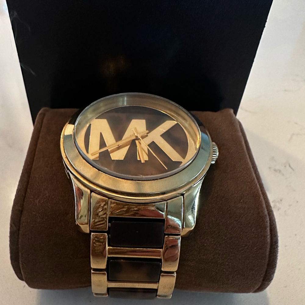 Michael Kors Gold/Tortoiseshell Runway Watch - Picture 3 of 5